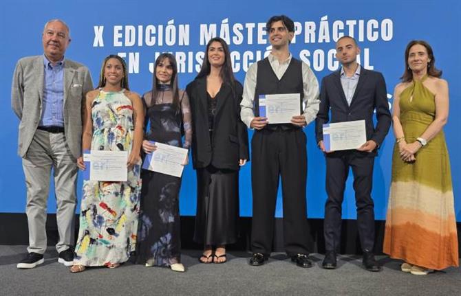 https://www.graduadossociales.org/getFile.aspx?id=0035e63eeb074c0e9ef794f5b5bffd43.jpg