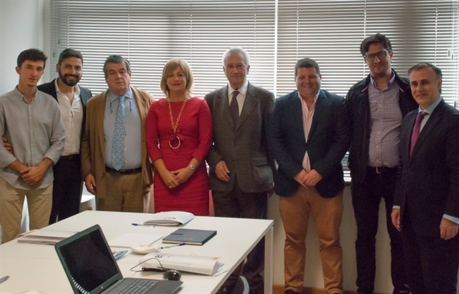https://www.graduadossociales.org/getFile.aspx?id=052ddaa1a3f745159f35421bb74daa4d.jpg