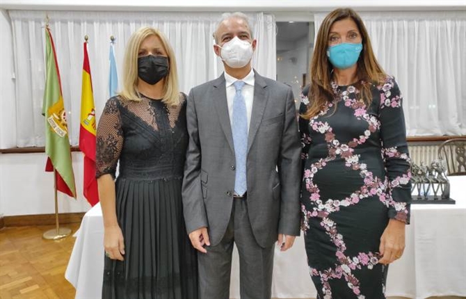 https://www.graduadossociales.org/getFile.aspx?id=05fbd91ba1e049f4afceef5b88335a33.jpg