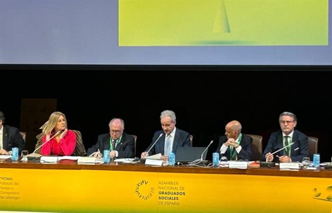 https://www.graduadossociales.org/getFile.aspx?id=0827f5329cc94663b49e6c75b05dacca.jpg
