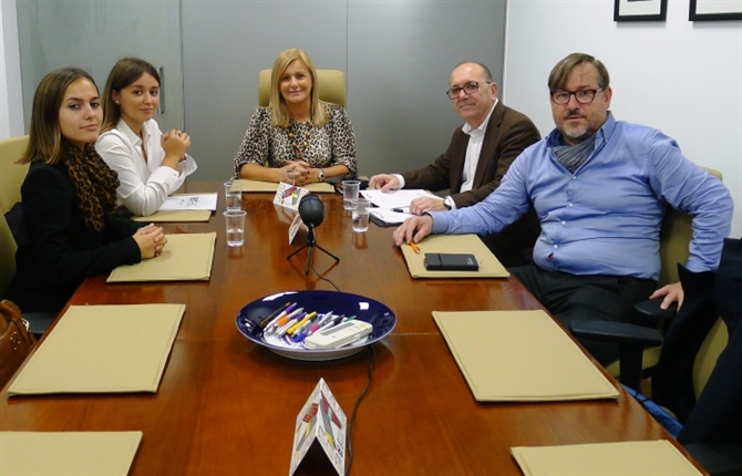 https://www.graduadossociales.org/getFile.aspx?id=09a2cc0dd98b4c49be14c7df7d25f8ce.JPG