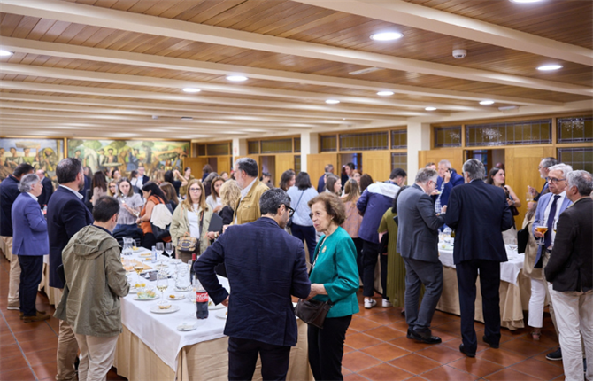 https://www.graduadossociales.org/getFile.aspx?id=0b0d6ae3440445ba873c8524ff7ca50c.png