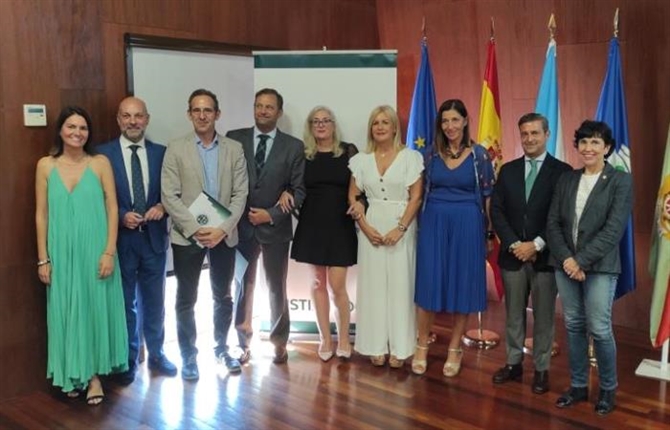https://www.graduadossociales.org/getFile.aspx?id=0bba68a784be4e0fa67c636732b4e682.jpg