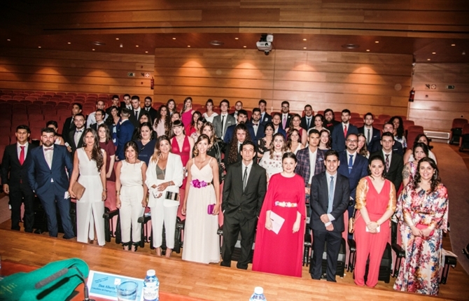 https://www.graduadossociales.org/getFile.aspx?id=0c72685ba8ed44c59c96fde2e4e86384.jpg
