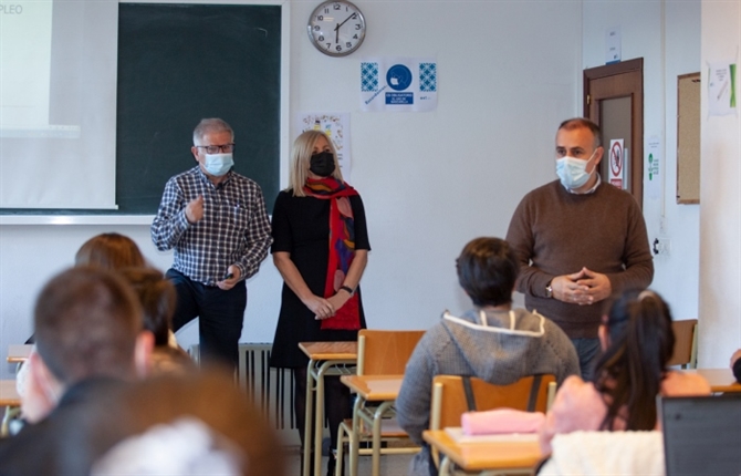 https://www.graduadossociales.org/getFile.aspx?id=0d4f229b3dd04d6fa1785d08240edc94.jpg