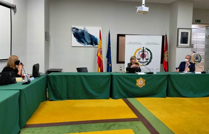 https://www.graduadossociales.org/getFile.aspx?id=10be005e75654823a6a07ffc1bdb9763.jpg