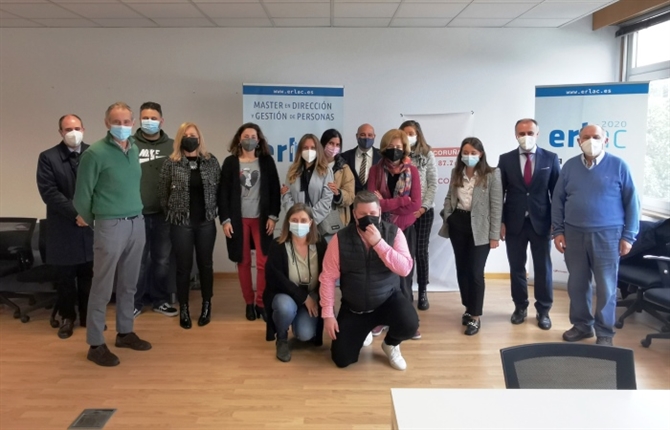 https://www.graduadossociales.org/getFile.aspx?id=13c74f97dc2f4f449530962e0bf47009.jpg