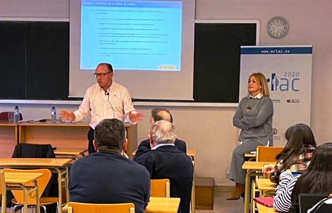 https://www.graduadossociales.org/getFile.aspx?id=1d96e549b1b84438bc6da1fff61008cb.jpg