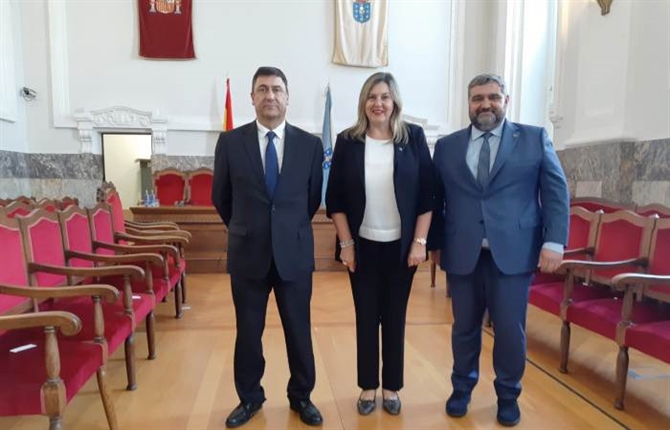 https://www.graduadossociales.org/getFile.aspx?id=1ee82609d18e4634adb589e5b5faad37.jpg