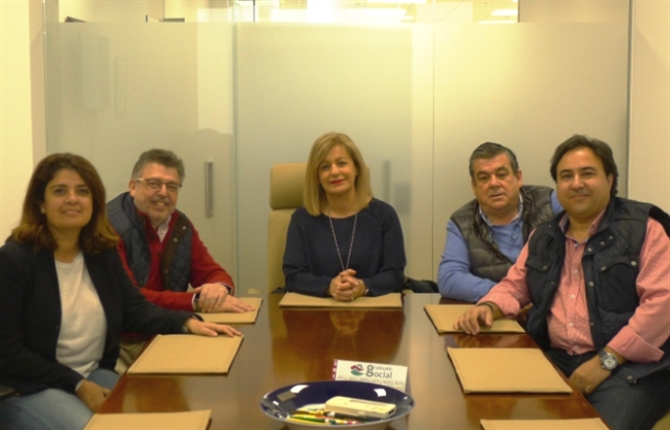 https://www.graduadossociales.org/getFile.aspx?id=28bb872f71ec4294a74fbce093cfd02a.JPG