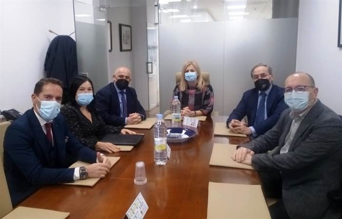 https://www.graduadossociales.org/getFile.aspx?id=2a784c6dca334a549375a43d82fc7a50.jpg