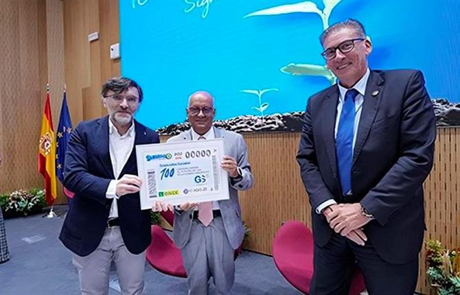 https://www.graduadossociales.org/getFile.aspx?id=2da583f5232944379eaf39f3839ab7ee.jpg