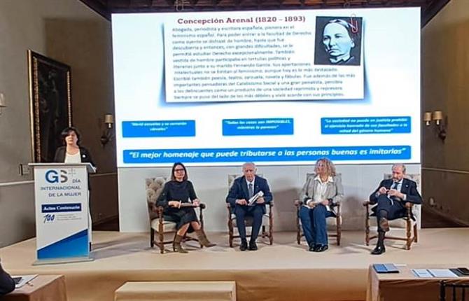 https://www.graduadossociales.org/getFile.aspx?id=2f7b48b908d1418c86324c4dc990b9e6.jpg