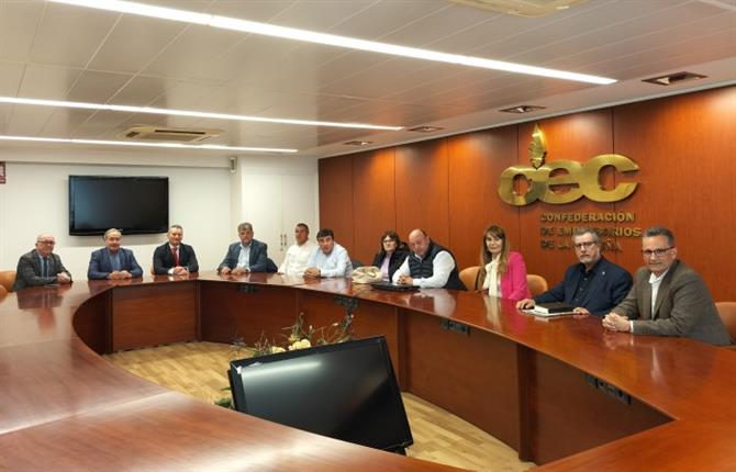https://www.graduadossociales.org/getFile.aspx?id=37ade9e802ef4f3db60d0fe9ac7e0d9b.jpg