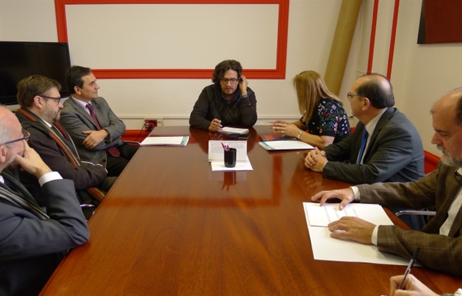 https://www.graduadossociales.org/getFile.aspx?id=3aadb0960f1742e98b46711dc43103c4.jpg