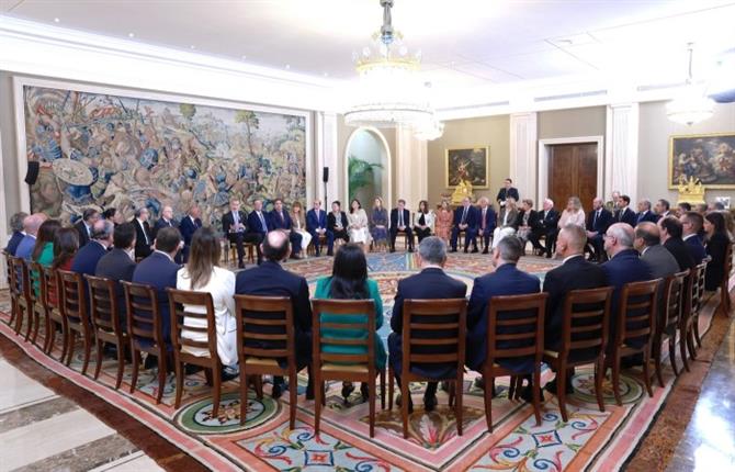 https://www.graduadossociales.org/getFile.aspx?id=3fe7ebf1040d4725b0c56bb6cba71820.jpg