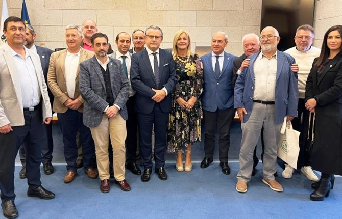 https://www.graduadossociales.org/getFile.aspx?id=3ffd5225421349dd839ea32ae28bf6a3.jpg