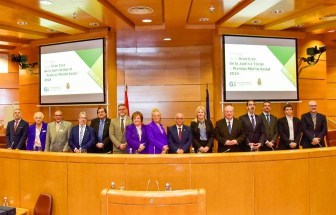 https://www.graduadossociales.org/getFile.aspx?id=41d2f6cdd87e46f680405ed3c91832e0.jpg