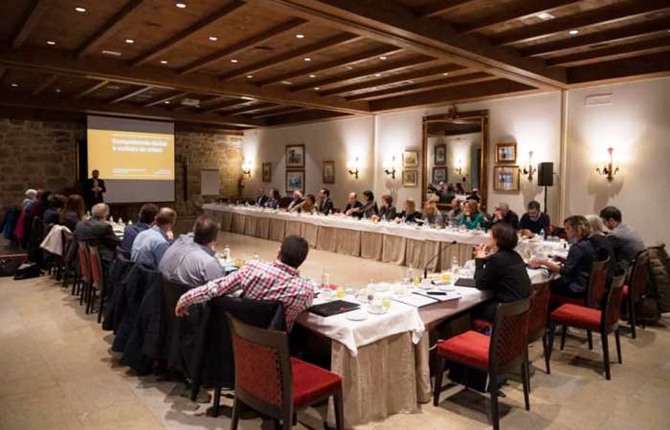 https://www.graduadossociales.org/getFile.aspx?id=4361e7a924234ce7be515e35737e7494.jpg