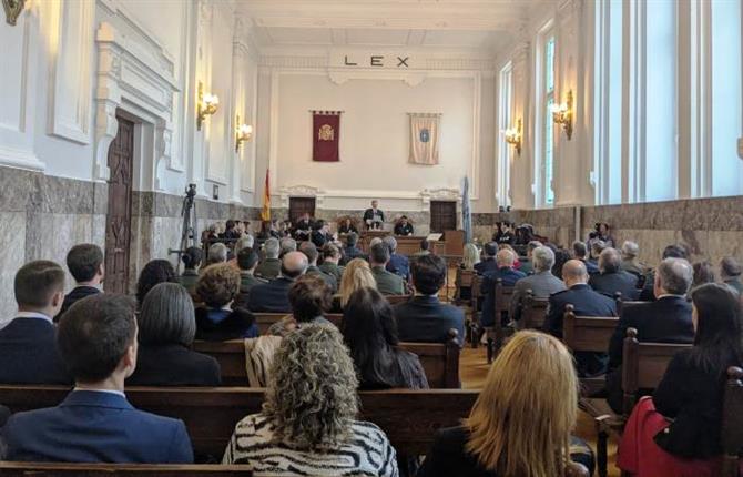 https://www.graduadossociales.org/getFile.aspx?id=4876b70ba1bd49d3af54f071046a3dc8.jpg