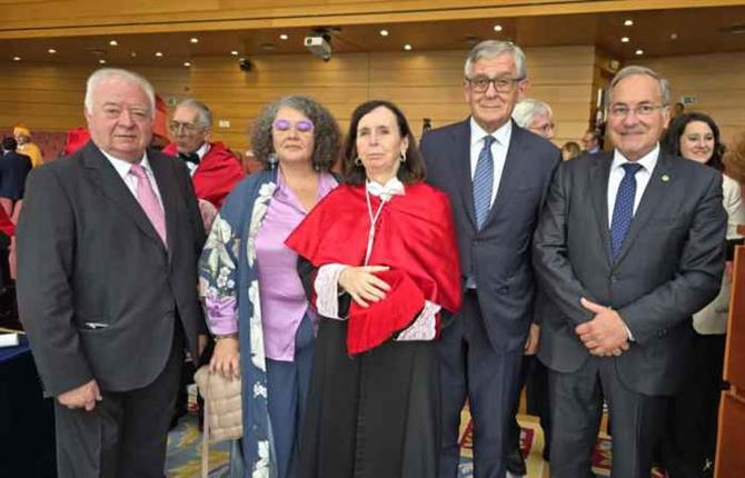 https://www.graduadossociales.org/getFile.aspx?id=521d8a622bfa4ad88cd6eb6165c26153.jpg