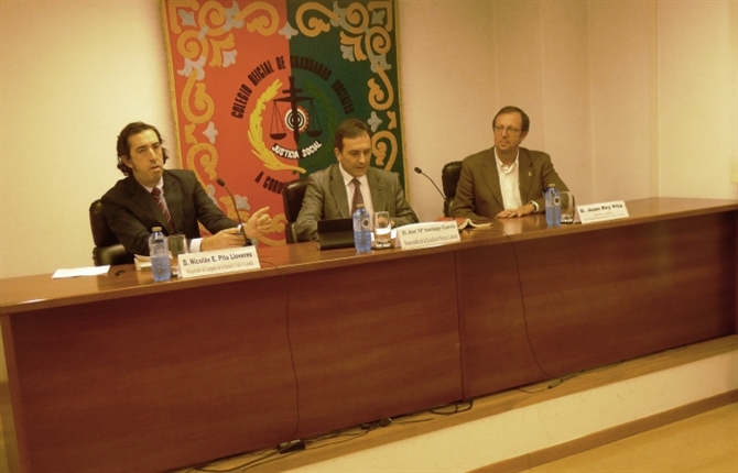 https://www.graduadossociales.org/getFile.aspx?id=52ca462939db42ff90e13d05ae43966d.jpg