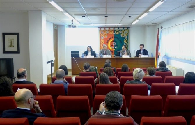 https://www.graduadossociales.org/getFile.aspx?id=534c51c1719d442b96a29c4bc0e5700f.jpg