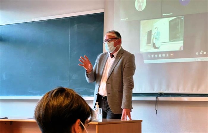 https://www.graduadossociales.org/getFile.aspx?id=5366461065ef41129b92e93d197d69c0.jpg