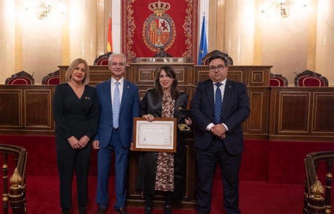 https://www.graduadossociales.org/getFile.aspx?id=53e081bd063b4dc29e31221b48af794a.jpg