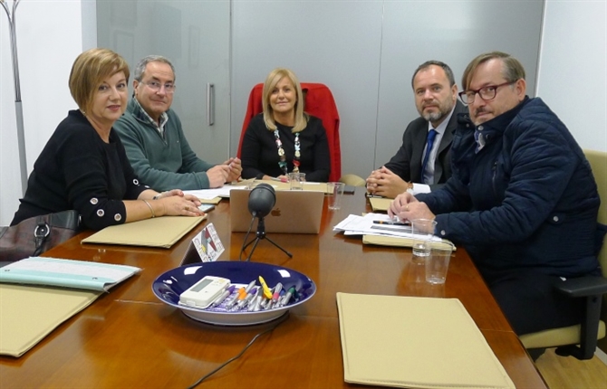 https://www.graduadossociales.org/getFile.aspx?id=554678fd20f8402d93d819d8db541eec.JPG