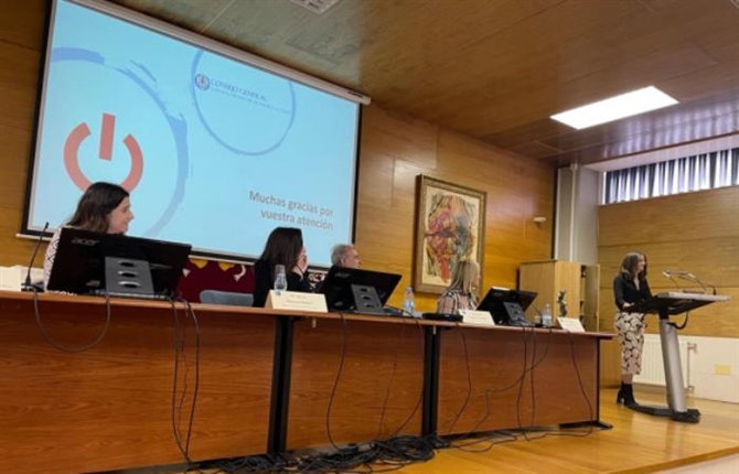 https://www.graduadossociales.org/getFile.aspx?id=579b2318747942b9a1f644273cd14685.jpg