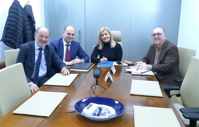 https://www.graduadossociales.org/getFile.aspx?id=57b074e2ed1f4262a358f1ed1003c32f.JPG