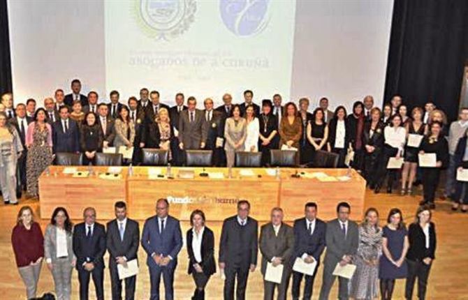 https://www.graduadossociales.org/getFile.aspx?id=59a35428b4c244cdaa0d5a6c7a9d607b.jpg