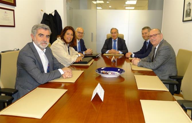 https://www.graduadossociales.org/getFile.aspx?id=5c9c528393f147b99a61280d6474a6ca.JPG
