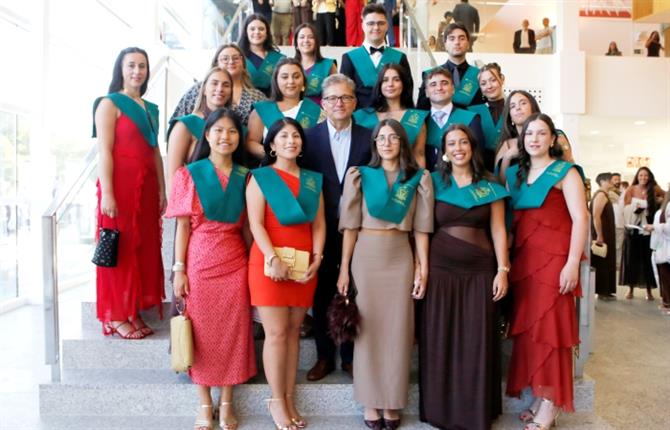 https://www.graduadossociales.org/getFile.aspx?id=656df287cfd04f1c9aa1f30e0bf26030.JPG