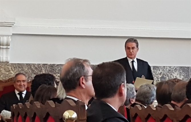 https://www.graduadossociales.org/getFile.aspx?id=66d52354310c440983dbb8c45ee9f2ee.jpg