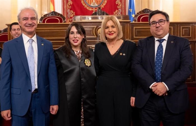 https://www.graduadossociales.org/getFile.aspx?id=6a9123cd485e482393d230ef7df5d6e7.jpg