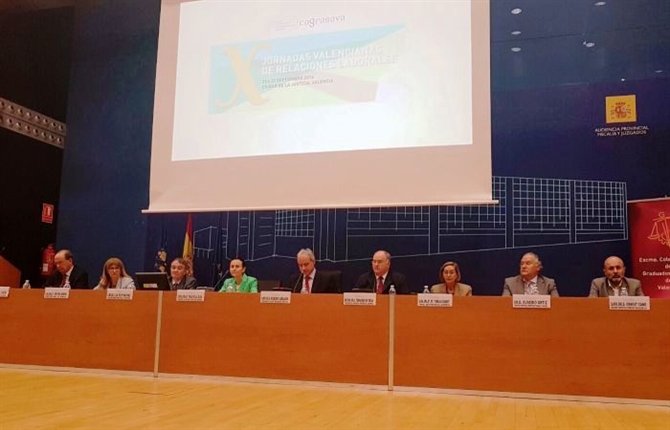 https://www.graduadossociales.org/getFile.aspx?id=70144b33f3604229848f24b25ca506b7.jpg