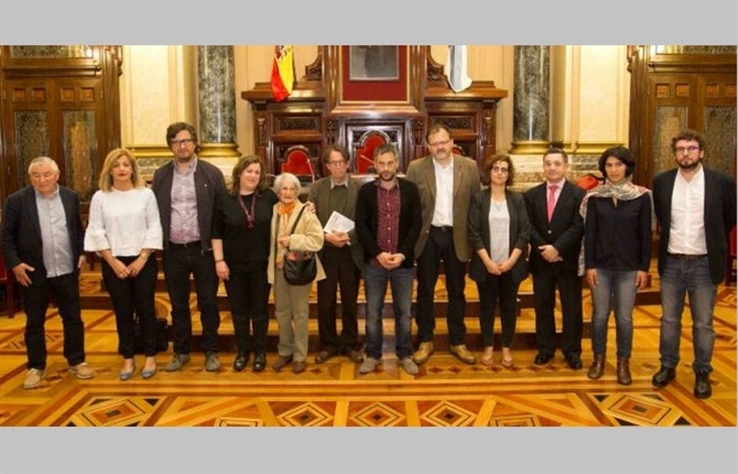 https://www.graduadossociales.org/getFile.aspx?id=70a928dda0e644e99b98a50f44375f66.jpg