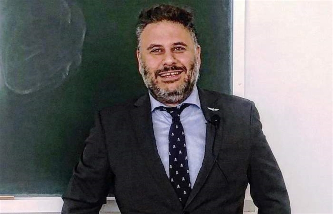 https://www.graduadossociales.org/getFile.aspx?id=758ff7e7c97d4a16b4cef77e12744f8c.jpg