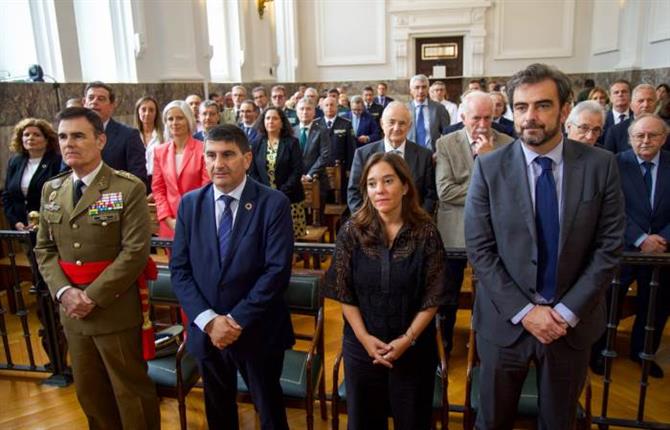 https://www.graduadossociales.org/getFile.aspx?id=7c60093ad0bd4c8bb68a5132b2285337.jpg