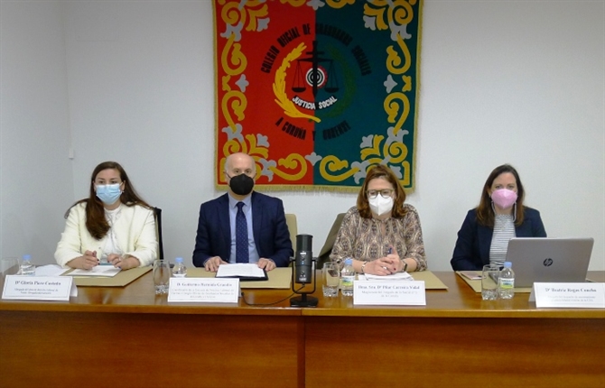 https://www.graduadossociales.org/getFile.aspx?id=7c6901d30fd44e1799792192231a6def.JPG