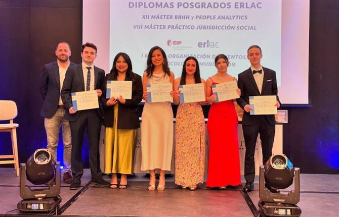 https://www.graduadossociales.org/getFile.aspx?id=7c7b5df17824432ba0b1180ec2620a9d.jpg