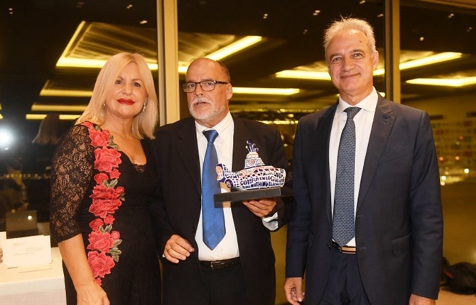 https://www.graduadossociales.org/getFile.aspx?id=7d081d202c8541208ffeb05bef18a974.JPG