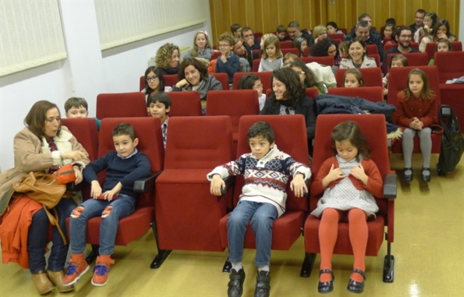 https://www.graduadossociales.org/getFile.aspx?id=7d91dc57e9e043c3b34b9c1c52d435fb.jpg