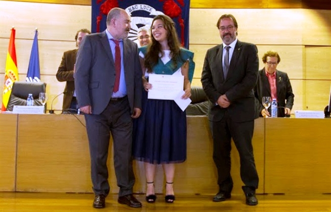 https://www.graduadossociales.org/getFile.aspx?id=7f53a690abeb471bbf91a42986fa944d.jpg