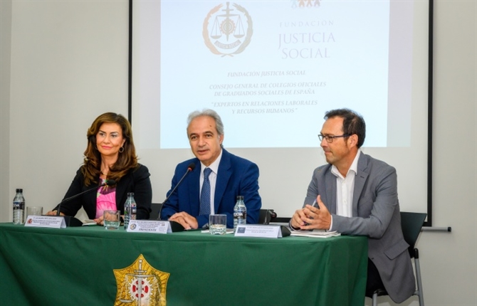 https://www.graduadossociales.org/getFile.aspx?id=82522d6f04e14877b00d35ea9023b687.jpg