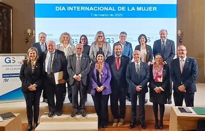 https://www.graduadossociales.org/getFile.aspx?id=841b4c168aea4bf6a0f9ef7cc03e2b32.jpg