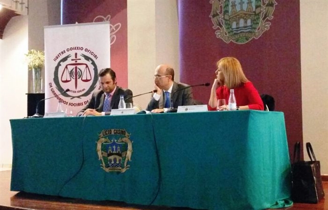 https://www.graduadossociales.org/getFile.aspx?id=8545ff180bbd43e58798a5279685a39d.jpg