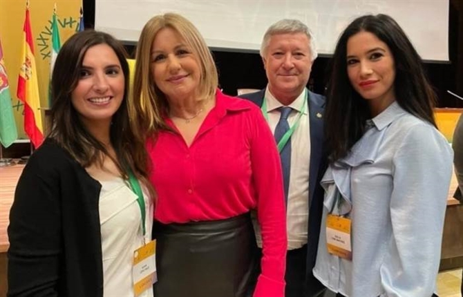 https://www.graduadossociales.org/getFile.aspx?id=86801ce832fe4772bc2ffb5bfd675500.jpg